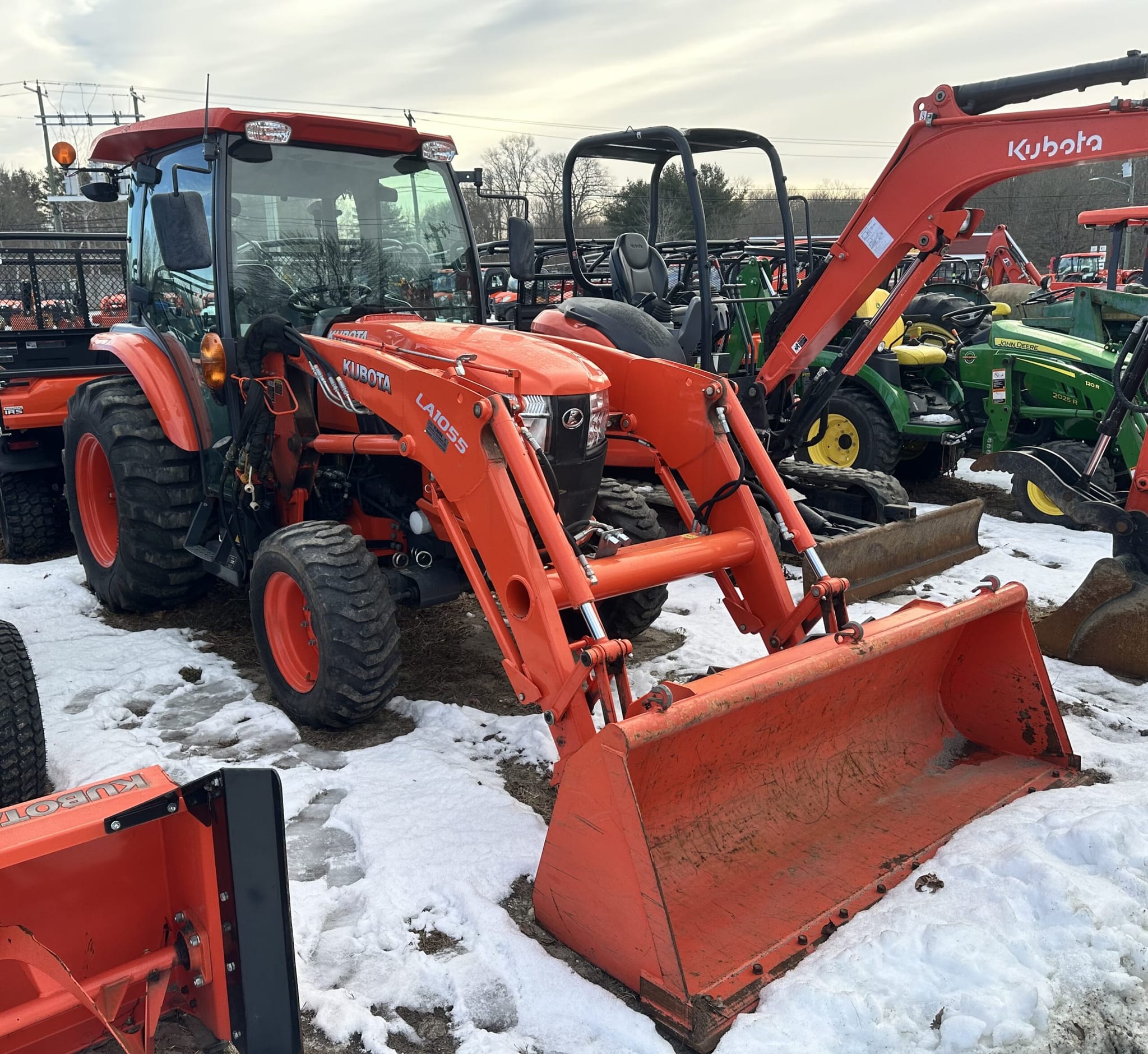 CAB TRACTOR-LOADER, KUBOTA L6060HSTC