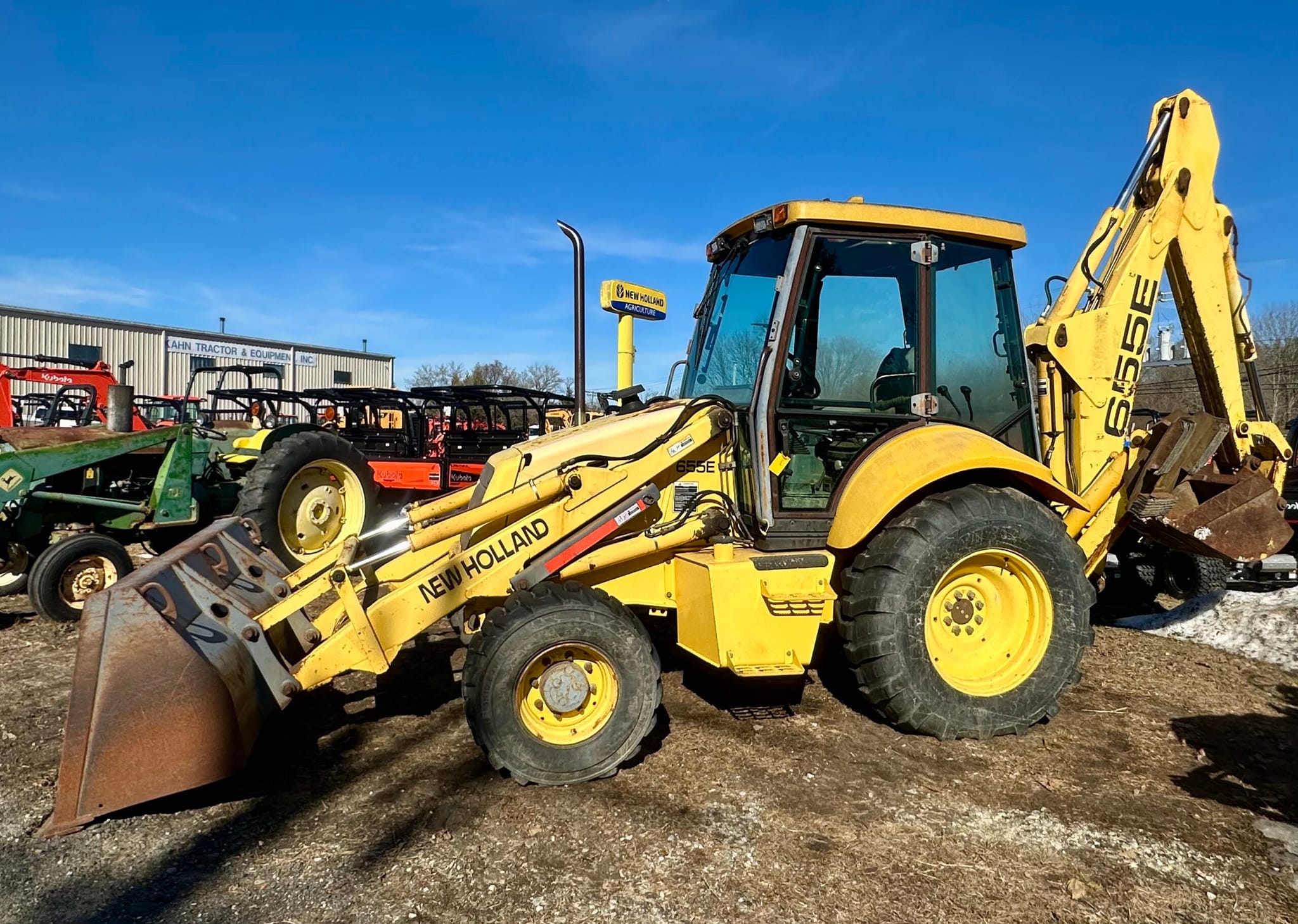 **SALE PENDING** TRACTOR, LOADER, BACKHOE – NEW HOLLAND 655E
