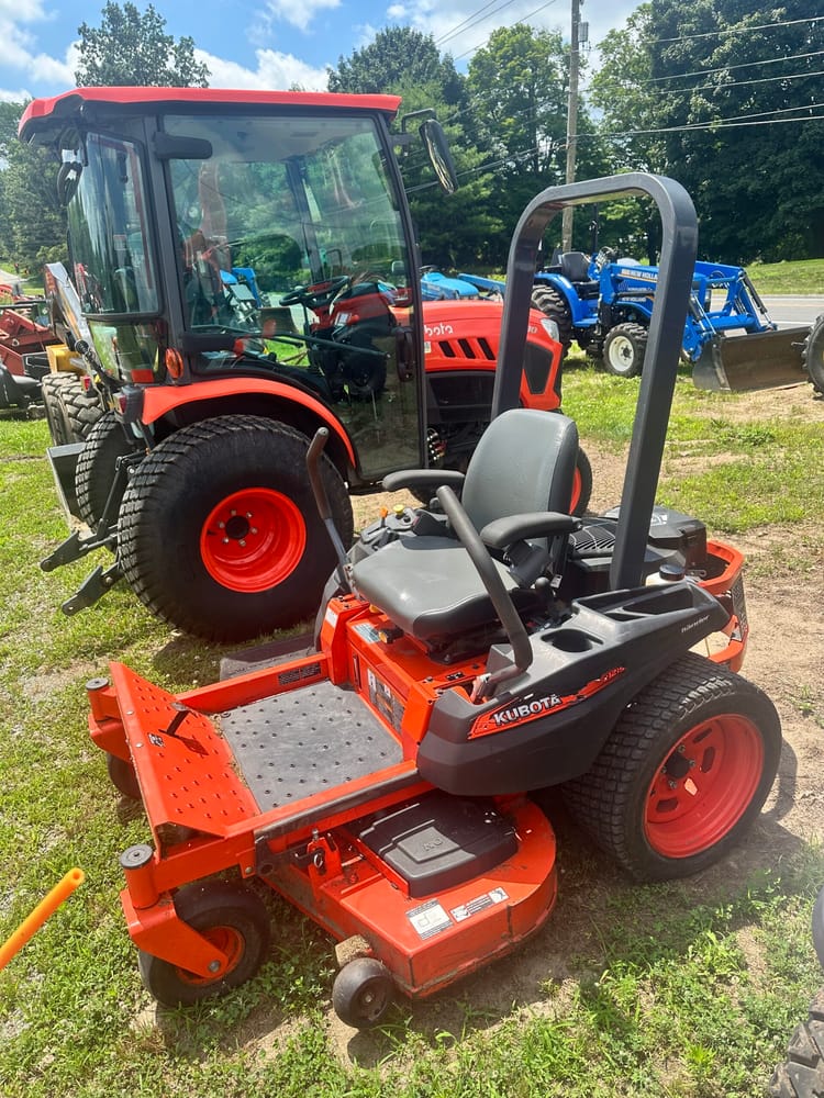 **SALE PENDING** ZERO TURN MOWER, KUBOTA Z121SKH-48